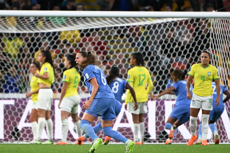 França vence Brasil e assume a ponta do grupo F do Mundial: 2 a 1