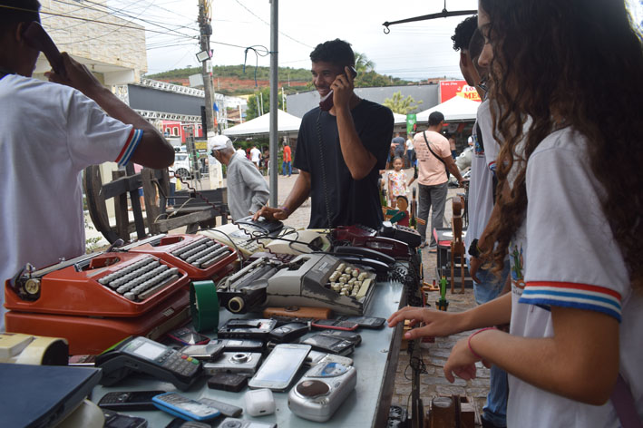 Com apoio da Lei Paulo Gustavo, artesão Marcos Reis realização exposição de objetivos da antiguidade em Baixa Grande