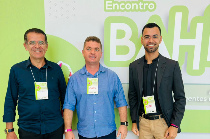 Prefeito, Vice-prefeito e futuro secretário de Educação de Baixa Grande participam de evento promovido pela UNDIME