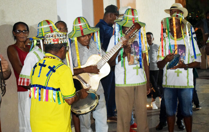 Gestão de Canário resgata Folia de Reis em Baixa Grande