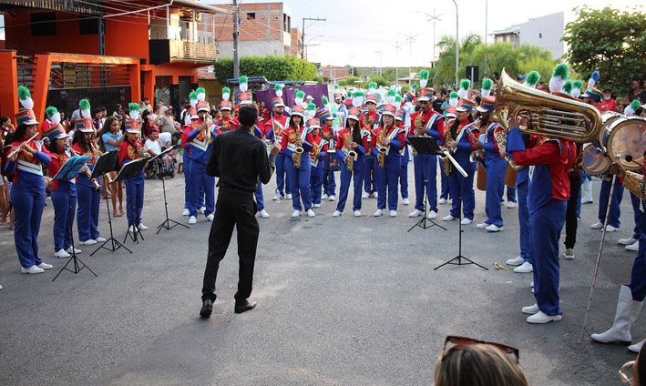 Domingo, Várzea da Roça viveu um dia inesquecível com o Encontro de Fanfarras em comemoração aos 40 anos de emancipação