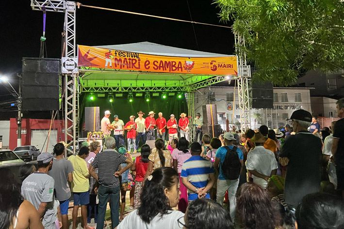 Festival Samba Mairi reúne público na Praça J. J. Seabra