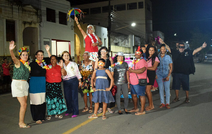 Grupo “Jovem Velha Guarda” promove Desfile de Carnaval em Baixa Grande